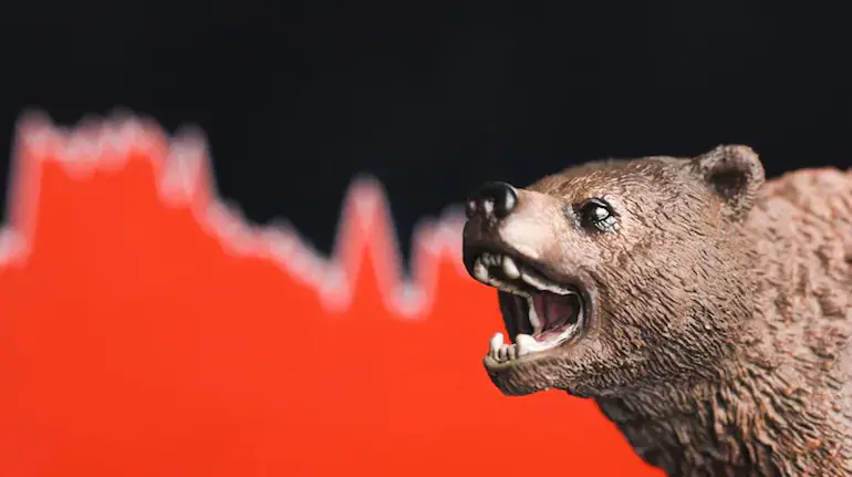 आज शेयर बाजार में सेंसेक्स में 706 अंकों की रही गिरावट, निवेशकों को हुआ 4.25 लाख करोड़ का नुकसान