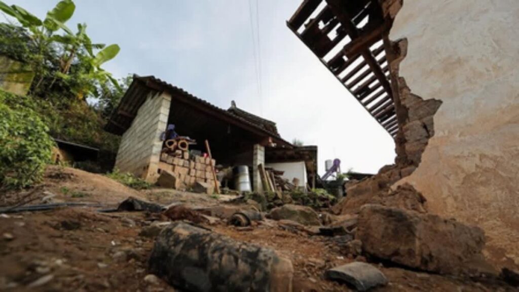 चीन में आया 5.6 तीव्रता का भूकंप नहीं हुआ ज्यादा नुकसान 