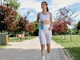  पेट की चर्बी आसानी से घटाएं इन पांच योगासनों और एक अनोखी वॉक से